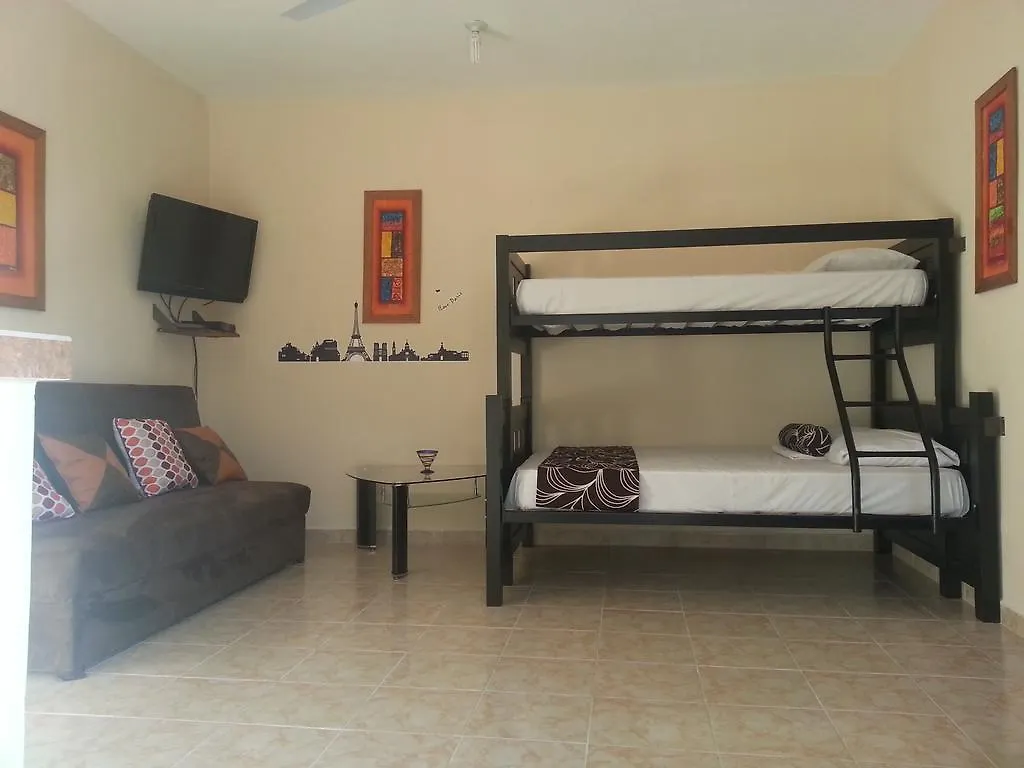 カンクンDepartamentos Andaluciaアパートメント アパート