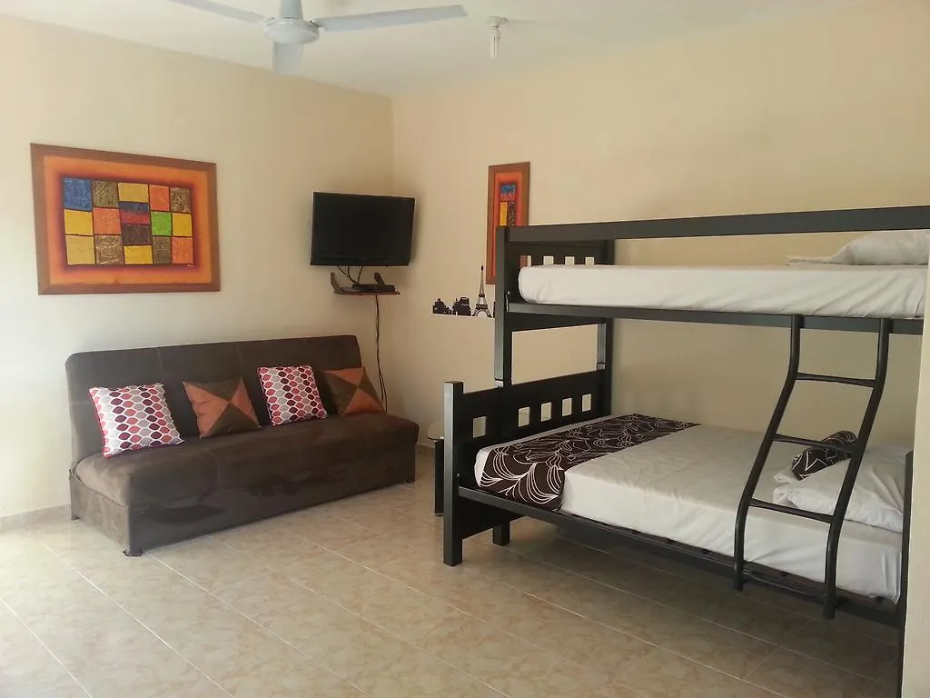 アパート カンクンDepartamentos Andaluciaアパートメント